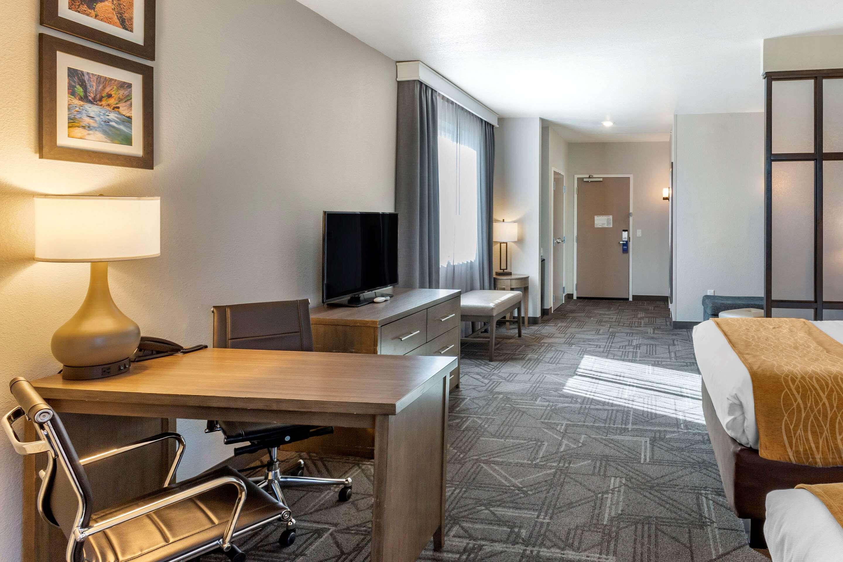 Comfort Inn & Suites Salt Lake City Airport Extérieur photo