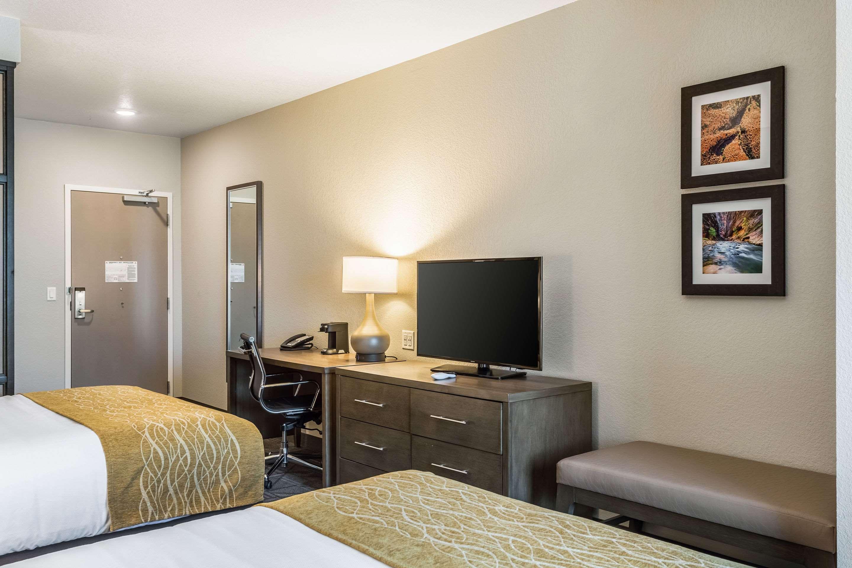 Comfort Inn & Suites Salt Lake City Airport Extérieur photo